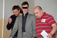 Manekýn přepadl poštu kvůli dluhům z rulety!