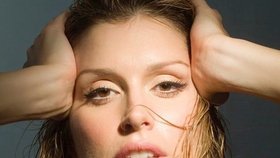 Modelka Tziporah Atararh Malkahová – občanským jménem Kate Fischerová (47)