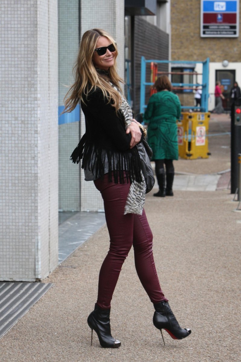 Modelka Elle Macpherson miluje boty Louboutin.