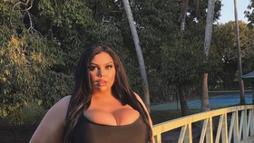 Plus size modelka Alex Aspasia