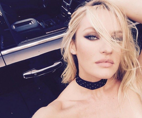 Lechtivý snímek Candice Swanepoel na Instagramu.