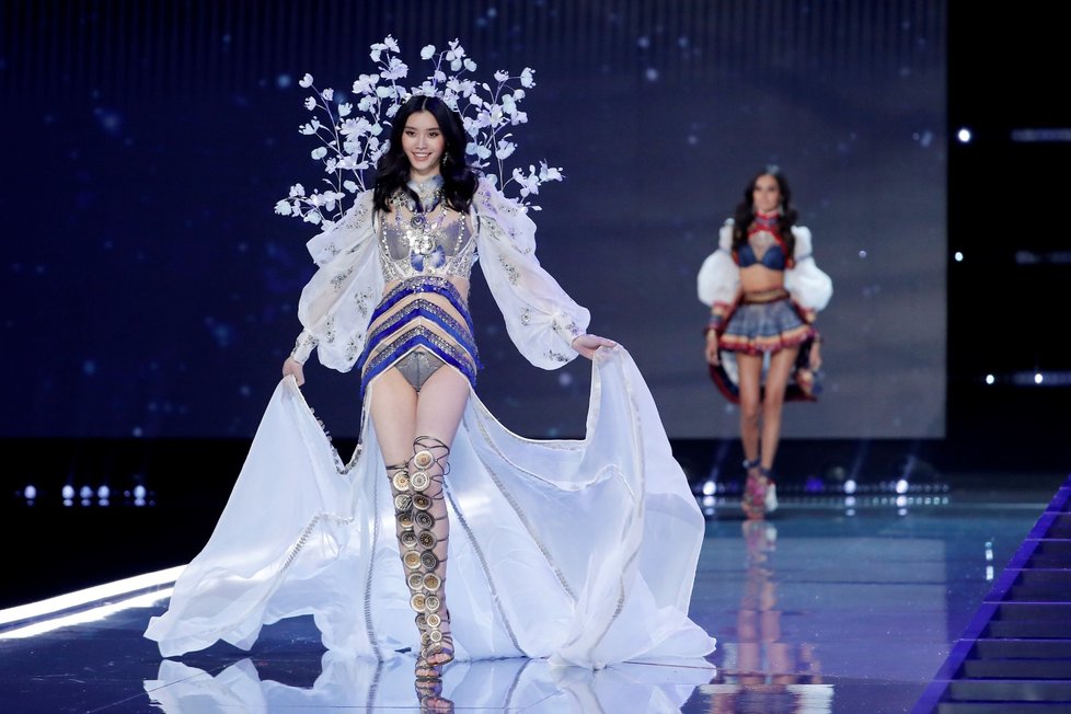 Ming Xi na přehlídce Victoria&#39;s Secret v Šanghaji