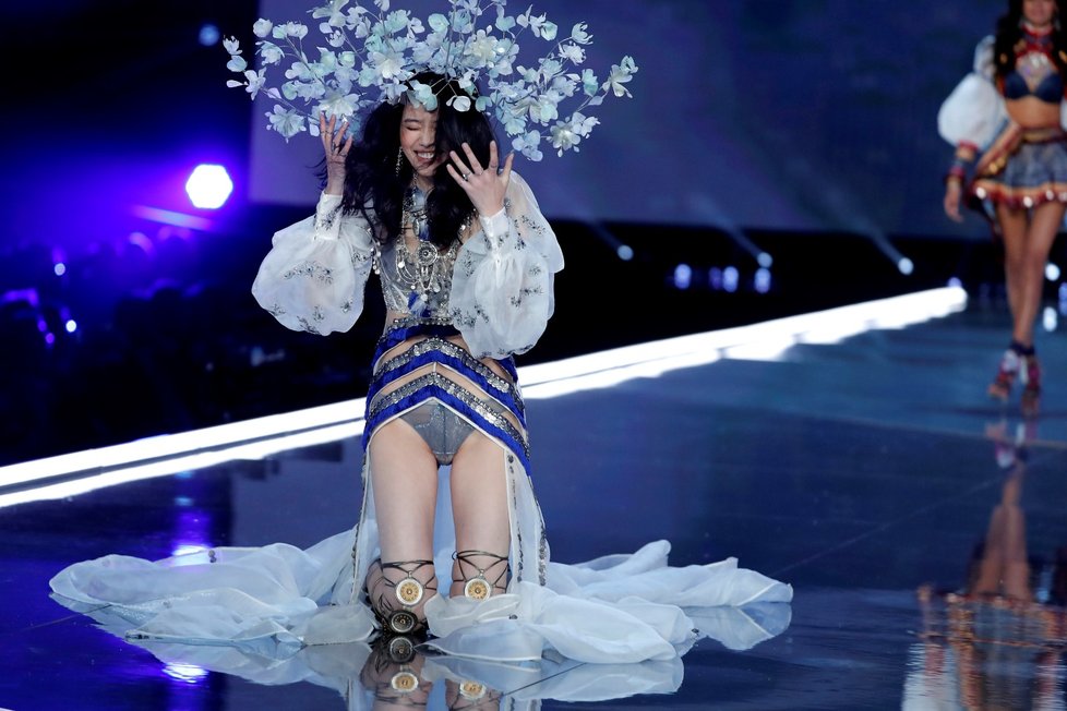 Ming Xi na přehlídce Victoria&#39;s Secret v Šanghaji