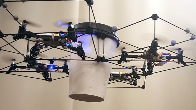 ModQuad: systém dronů, který se dokáže autonomně spojovat přímo ve vzduchu