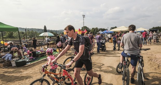 Komunitní centrum Cukrkandl by v pozměněné podobě mělo fungovat i po vzniku nové rezidenční čtvrti v Praze 12.