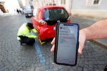 Na pokutách za parkování pražské radnice vyberou desítky milionů korun: Neplatiči ale unikají!