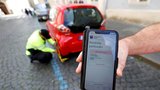 Na pokutách za parkování pražské radnice vyberou desítky milionů korun: Neplatiči ale unikají!