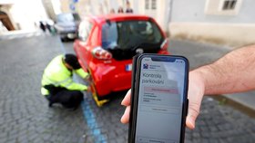 Zjištění Blesku: V centru Prahy stojí načerno 25 % řidičů! Kde nejvíc kašlou na parkovací oprávnění?