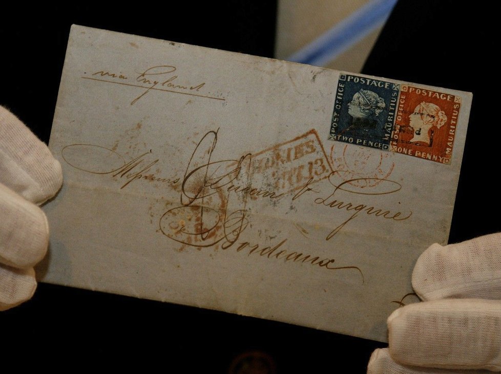 Nejvzácnější exempláře jsou na obálce s nalepenou jak modrou, tak červenou známkou (tzv. Bordeaux cover).