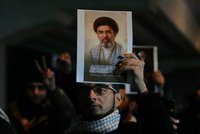 Smrti unikl jen o vlásek. Modžtabu Chameneího zachránila procházka zahradou