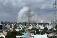 Exploze na populárním tržišti. V Mogadišu zemřelo nejméně 10 lidí, další jsou zranění