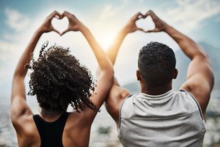 Láska a zdraví: Jak spolu souvisejí, jaký vliv má láska na naši psychiku a proč je lékem na dlouhověkost?