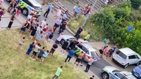 Rvačka na sídlišti Mojžíř v Ústí nad Labem
