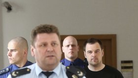 Z vraždy manželky a dcery obviněný Petr K. skončil v české vazbě.