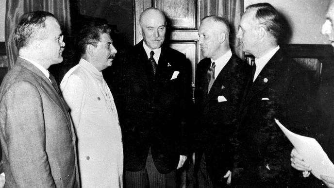 Před 75 lety uzavřeli Rusové a Němci nechvalně známý pakt o neútočení