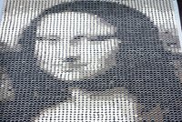 Slavný obraz Mona Lisa napodobili 3604 šálky kávy