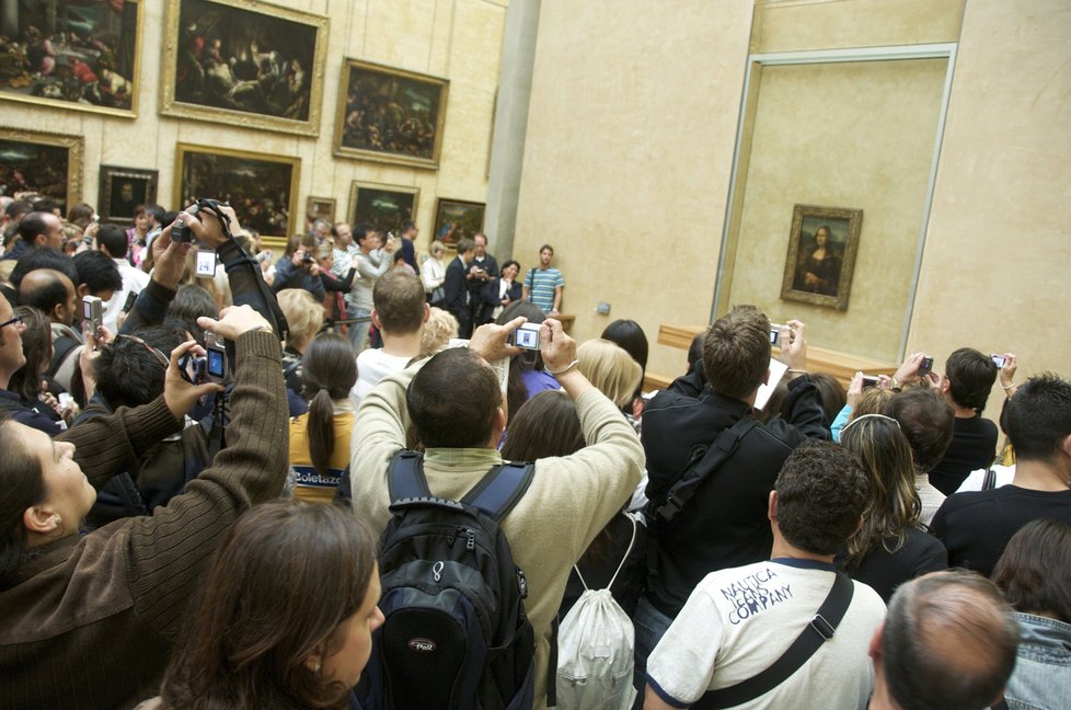 Mona Lisa v pařížském Louvre.