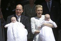 Sláva v Monaku: Albert II. s manželkou pokřtili knížecí dvojčátka