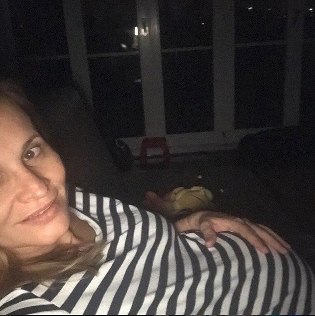 Monika Absolonová s těhotenským břichem