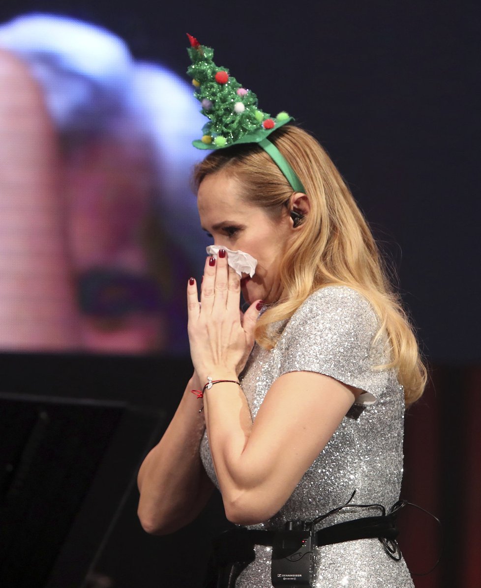 Monika Absolonová neudržela na koncertě v Lucerně slzy.
