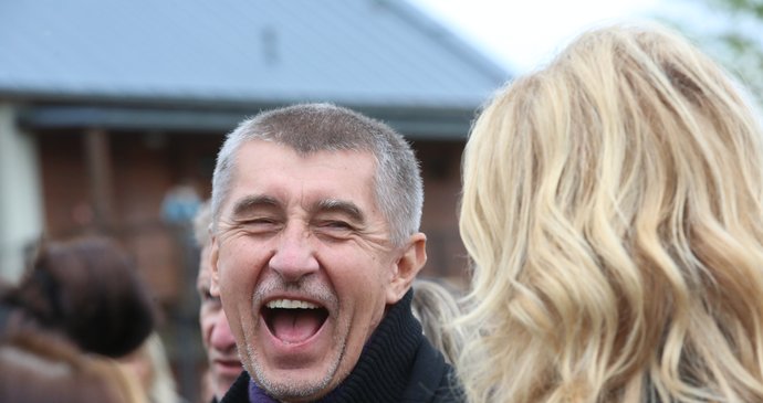 Andrej Babiš s manželkou Monikou na Čapím hnízdě