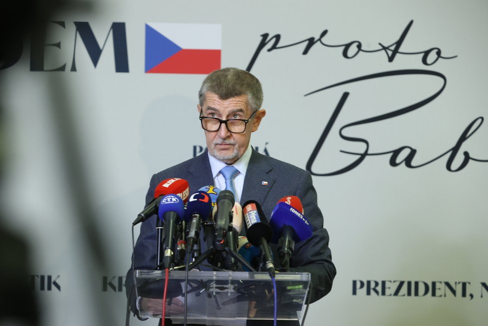 Anrej Babiš kvůli výhrůžkám zrušil kontaktní kampaň před druhým kolem prezidentského klání.