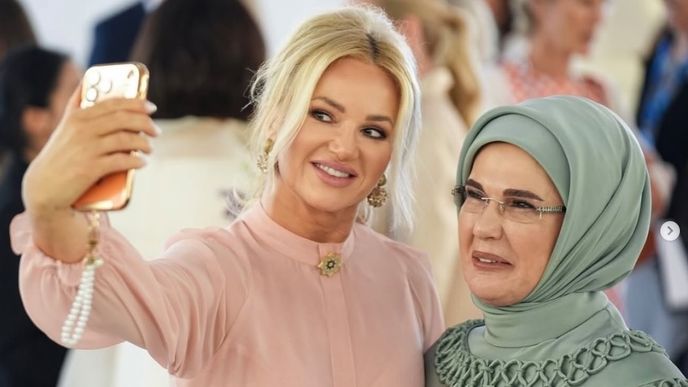 Monika Babišová sdílela snímky ze separátního programu během summitu v Ankaře (8.7.2026) Monika Babišová sdílela snímky ze separátního programu během summitu v Ankaře (8.7.2026)