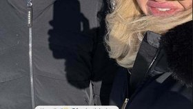Monika Babišová se synem Frederikem během silvestra v Alpách (31.12.2025)