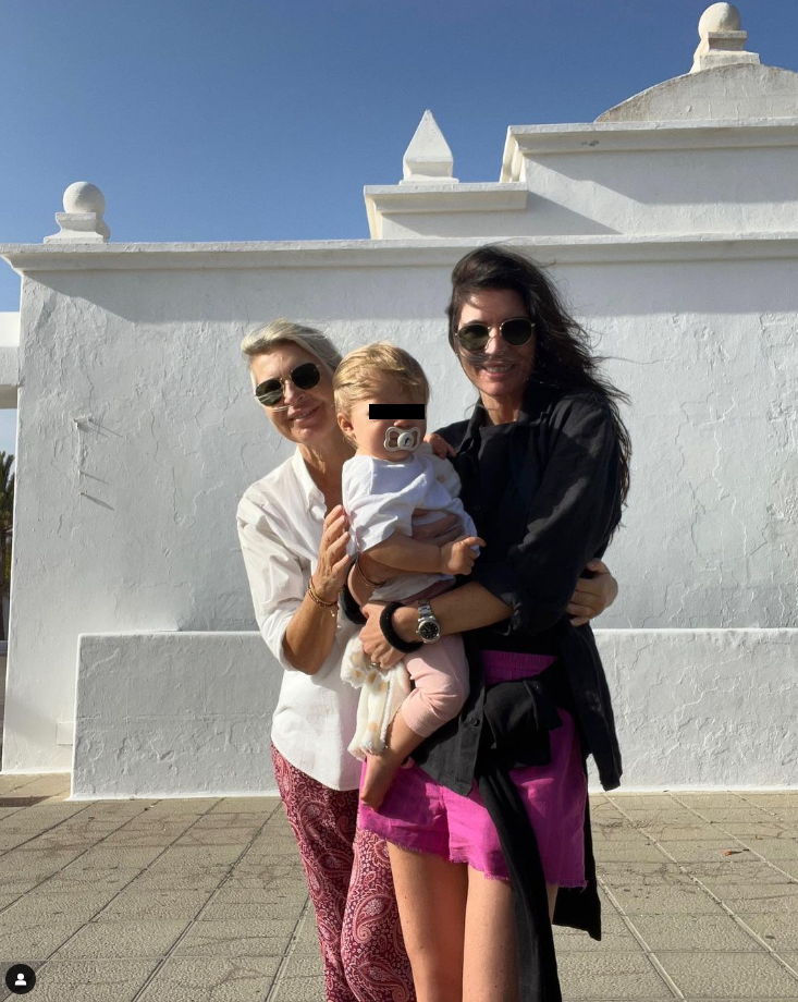 Monika Marešová na dámské jízdě v Řecku s maminkou a dcerou.