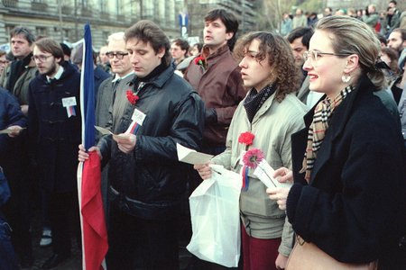 Bývalá studentská vůdkyně ze sametové revoluce Monika Pajerová (vpravo)