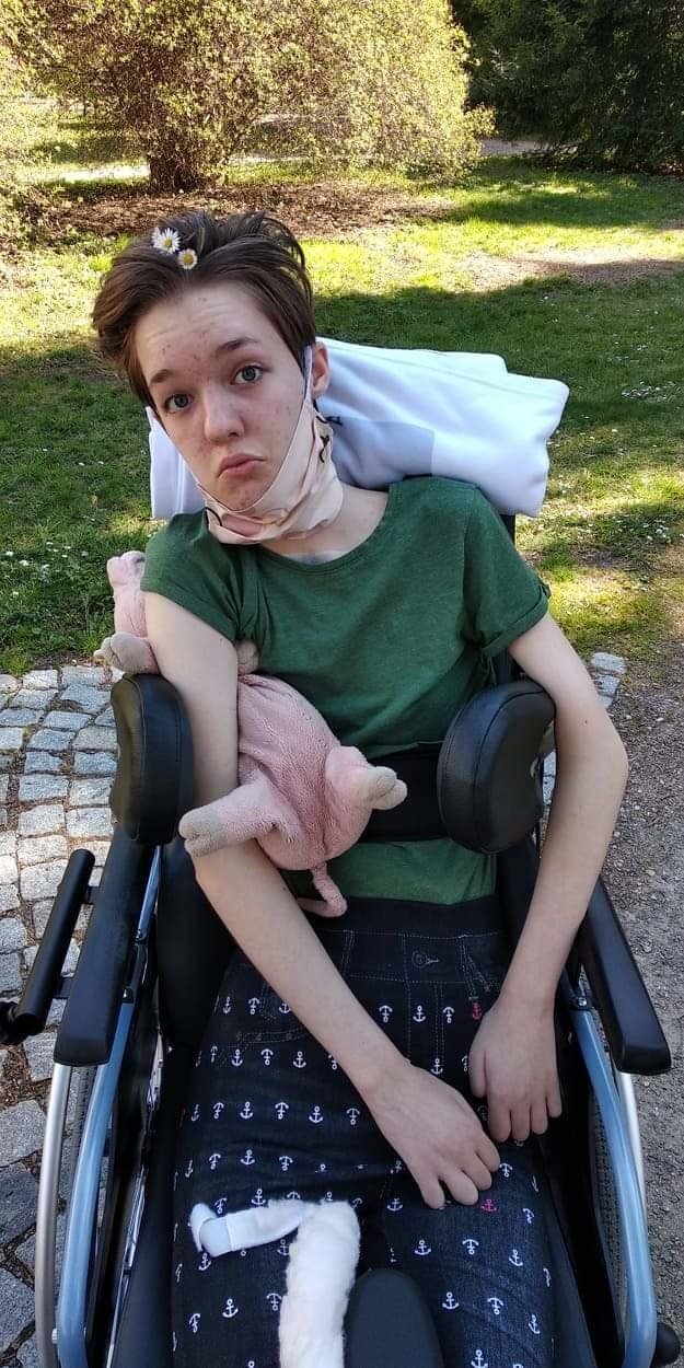Monika měla dva nádory na mozku. Po operaci skončila upoutaná na invalidní vozík.