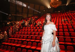 Monika Sommerová se kvůli těhoteství rozloučila s rolí Christine ve Fantomovi Opery.