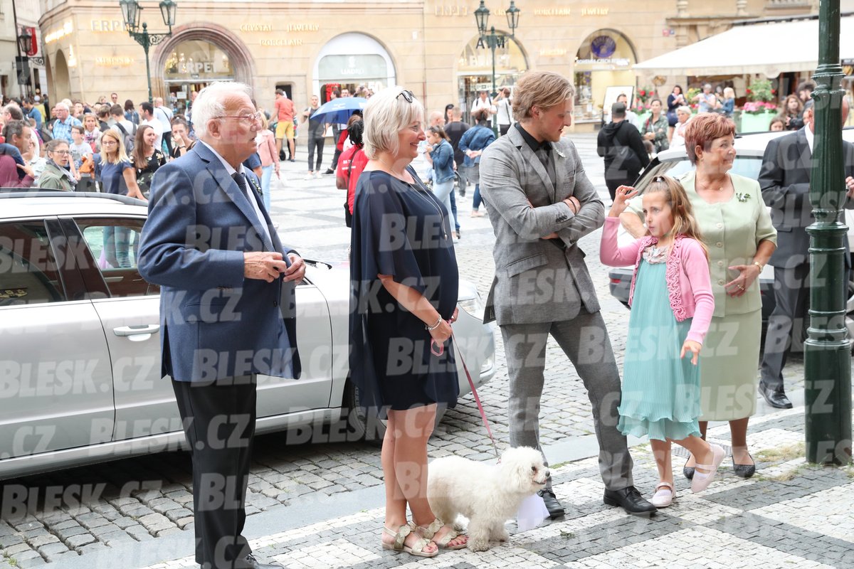 Mezi svatebčany chyběly Moniččiny dcery Ornella a Charlotte.