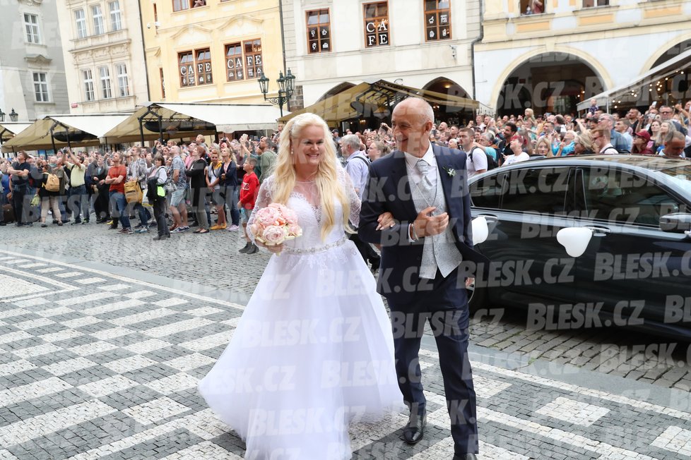 Svatba Moniky Štikové na Staroměstském náměstí v Praze