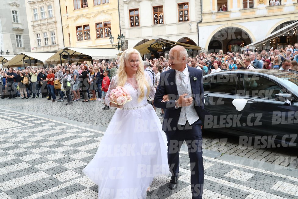 Svatba Moniky Štikové na Staroměstském náměstí v Praze.