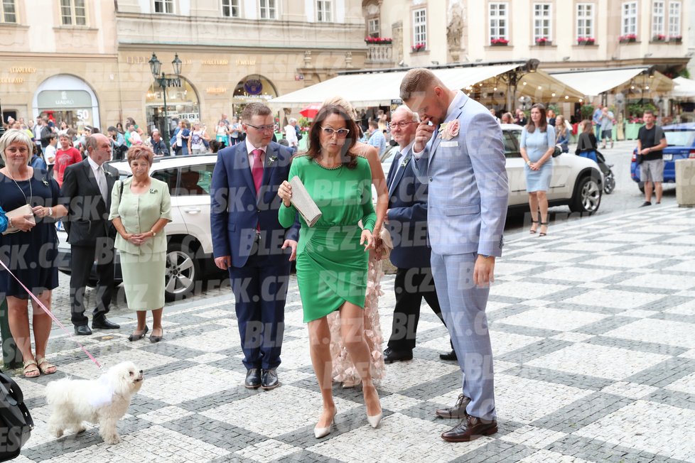 Mezi svatebčany chyběly Moničiny dcery Ornella a Charlotte.