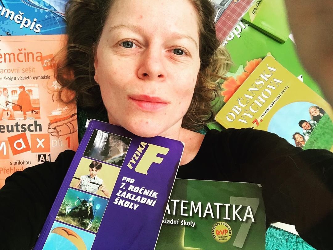 Monika Zoubková bojuje s učivem základní školy