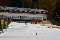 Česká Sibiř: Paráda na sněhu v Monínci ve středu ČR, lyže a snowboard s sebou!