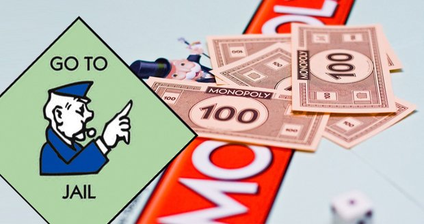 Podvodníci zaplatili za šperky penězmi ze hry Monopoly.