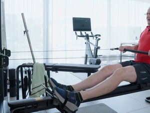 Největší redakční hypochondr vyzkoušel cvičení pro řidiče. Tento stroj nemá z jediného důvodu