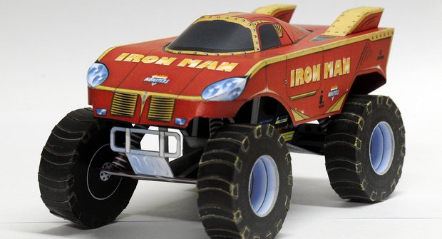 Automobily: Monster truck Gladiator a Iron Man