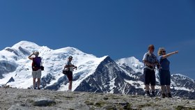 Turisté na Mont Blanc.