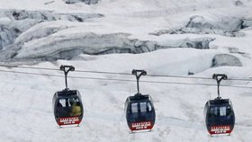 V lanovce ve Francii uvízlo na několik hodin 150 lyžařů (Ilustrační foto) 