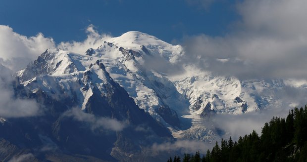 Mont Blanc se během čtyř let „scvrknul“ o metr. Experti prozradili, co za tím stojí