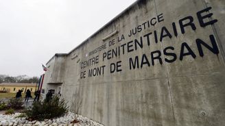 Francouzská věznice svěřila klíče vězňům - a zatím to funguje