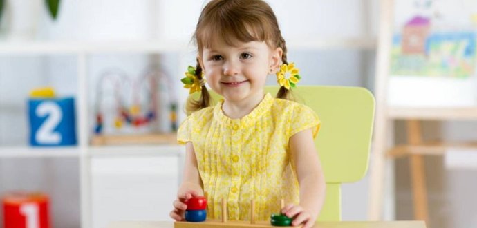 Montessori aktivity pro děti do 3 let. Proč jsou vhodné a jak je jednoduše vyrobit
