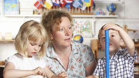 Učitelka Lillian Burns se svěřila, proč nechce pro syna Montessori školu.