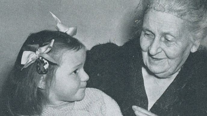 Maria Montessori přinesla naprosto nový přístup k výchově dětí.