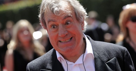 Zemřel herec Terry Jones, člen legendárních Monty Python, kteří navždy změnili svět televizní zábavy