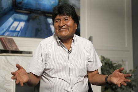 Bývalý bolivijský prezident Evo Morales hodlá požádat OSN a papeže, aby mu pomohli urovnat nepokoje v Bolívii.